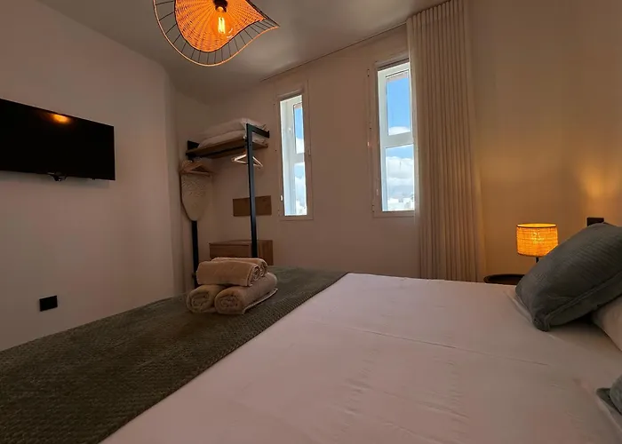 Atico 1 Con Vistas Frontales Al Mar By Sur *